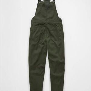 Women's Olive Green Overalls / American Eagle Stretch barrel leg overalls .M.